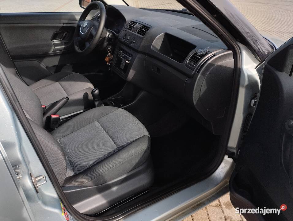 Skoda Fabia II 12 2011 garażowany sprzedam