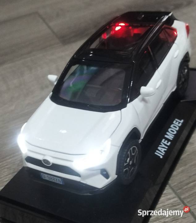 Toyota RAV4 w skali 1 32 Kutno