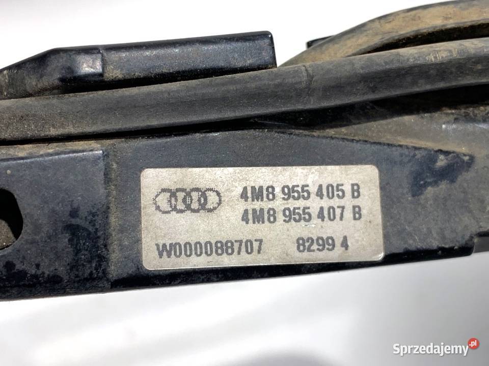 RAMIĘ WYCIERACZKI KOMPLET PRZÓD AUDI Q8