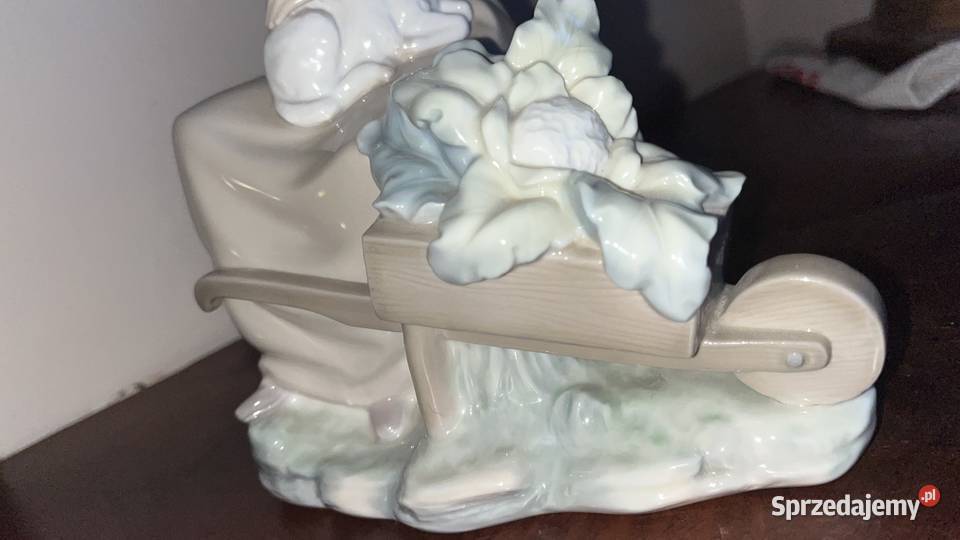 Figurka Dziewczyny z owieczką i taczką pełną pomorskie