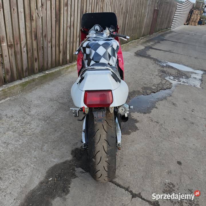 Suzuki GSXR 750 olejak zabytek Motocykle, skutery, quady Biała Podlaska sprzedam