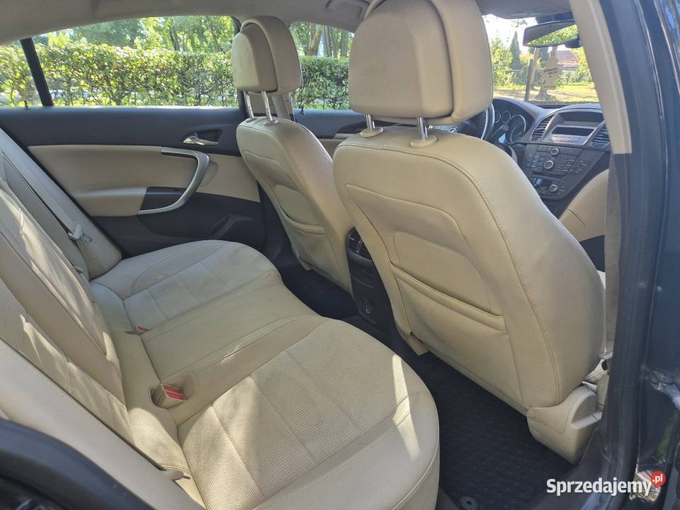 Opel Insignia 16 Turbo 180 wnętrze cosmo Zduny