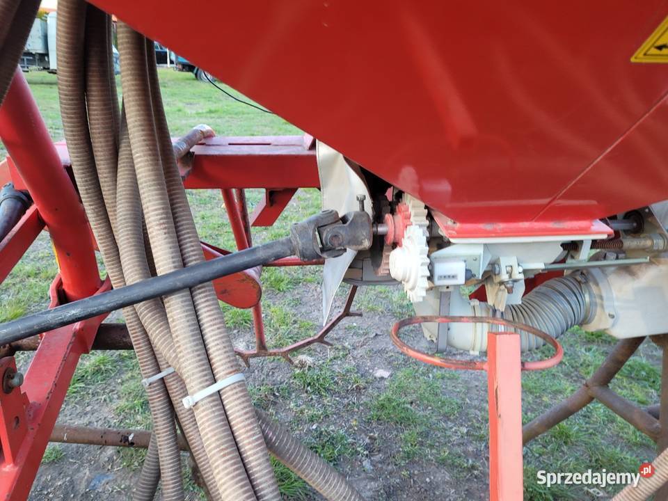siewnik nadbudowany pneumatyczny Kverneland pomorskie Sztum