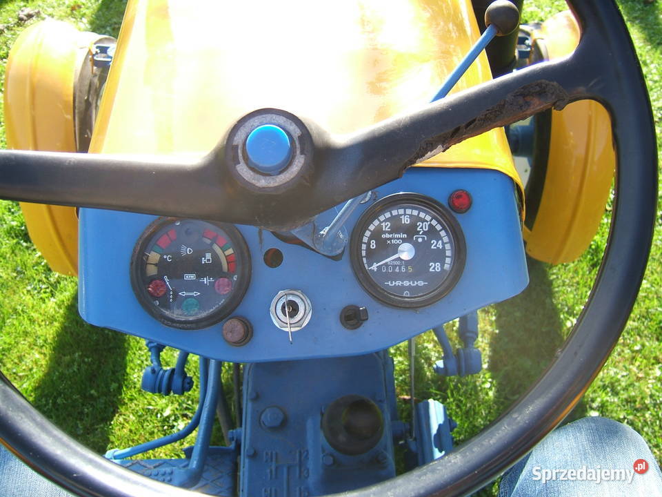 Ciągnik Ursus C330 remoncie
