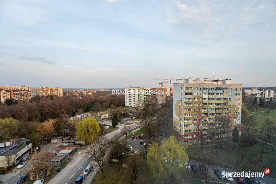 Mieszkanie 557m2 3 pokoje Kraków Podedworze