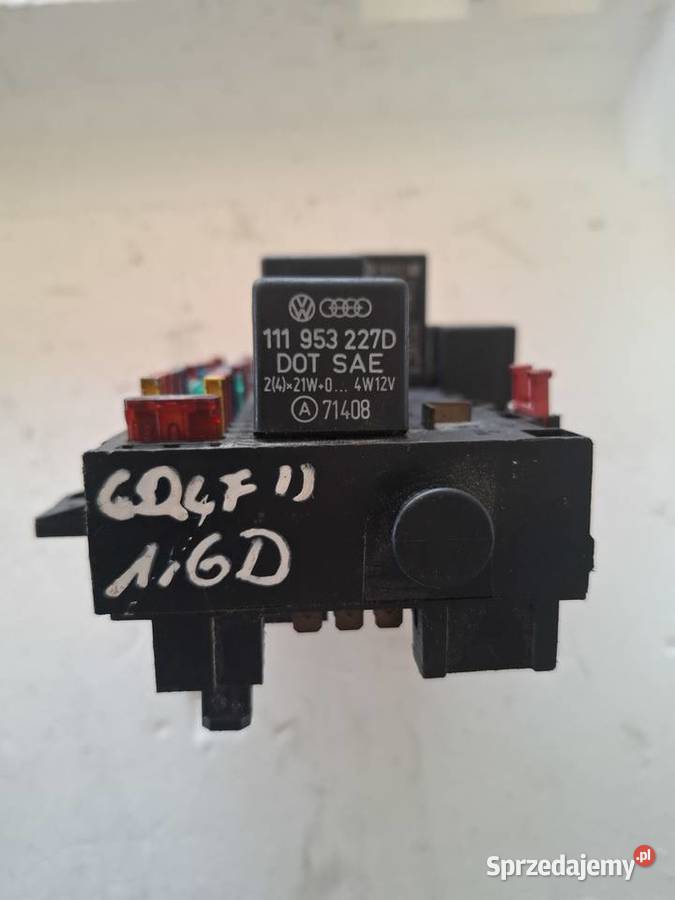 VW GOLF II 16 diesel skrzynka bezpieczników Skrzynki bezpieczników