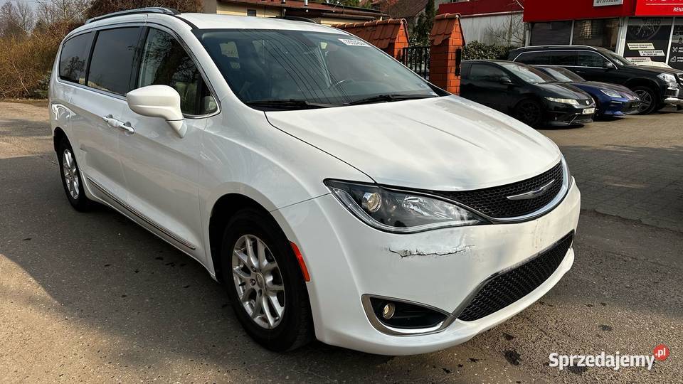 Chrysler Pacifica Rok produkcji 2020 Łódź