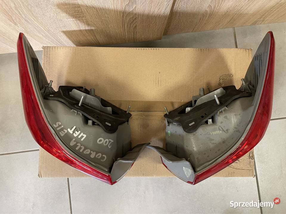 Toyota Corolla e15 lift lampa tył Kozubszczyzna