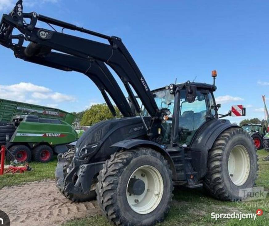 Valtra T254 z turem Klukowo-Kolonia