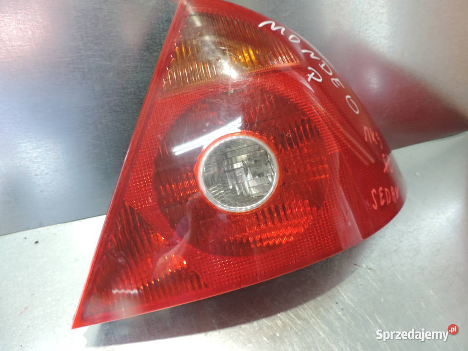 FORD MONDEO MK3 SEDAN LAMPA PRAWA TYLNA Rok produkcji 2001 Nowy Sącz