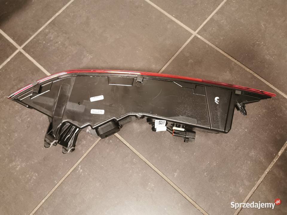 LAMPA TYŁ PRAWA TYLNA JAGUAR FPACE X761 Pielgrzymka