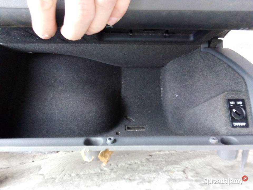 Schowek pasażera a4 b6 b7 exeo szary czarny osobowe Pakosław