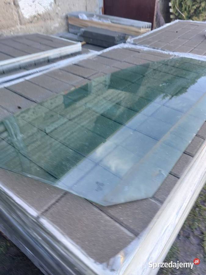 Szybę prawą drzwi golf V wersja 3D osobowe dolnośląskie Zagrodno sprzedam