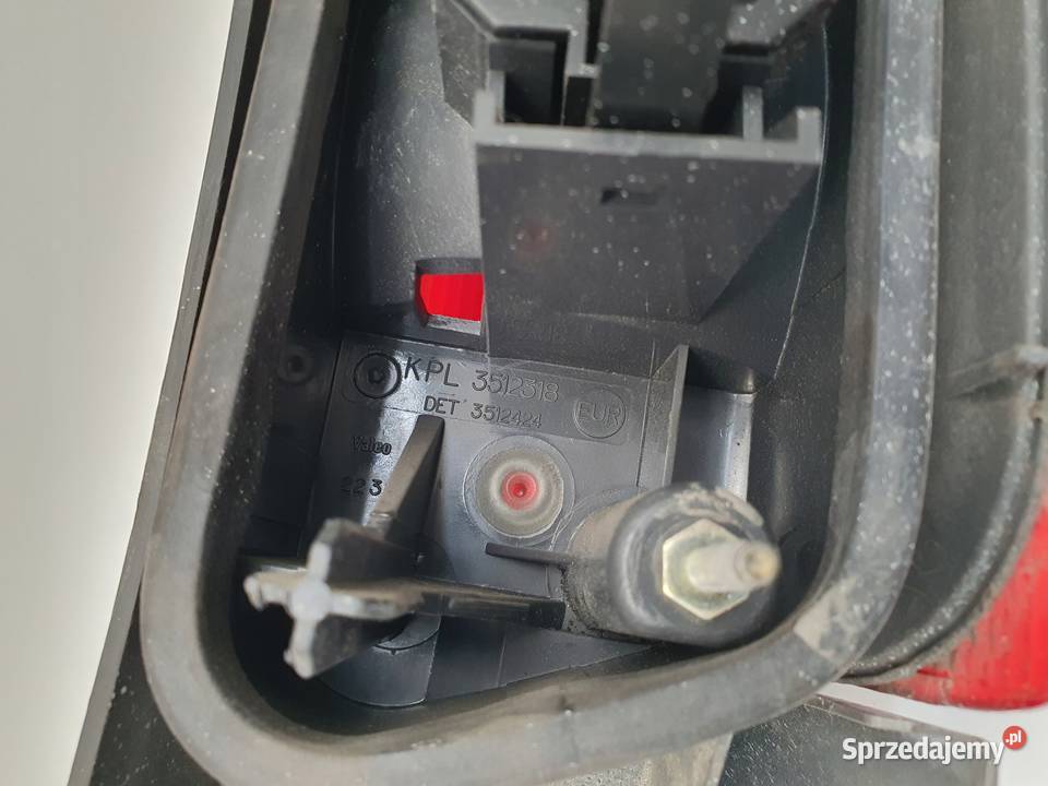 Volvo V70 I XC70 9600r TYLNA LAMPA LEWA lewy tył