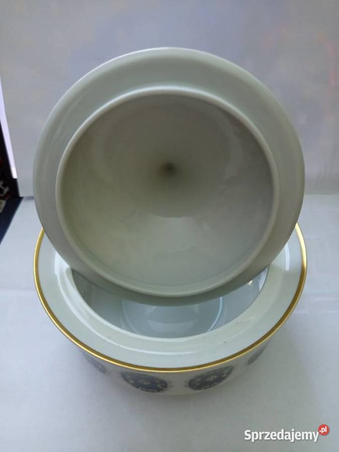 Bombonierka porcelanowa sygnowanaTuryngia 70 Porcelana i szkło Warszawa