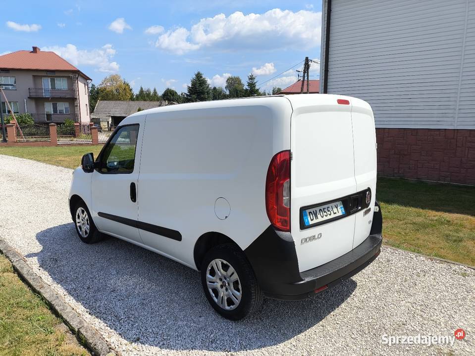 Fiat Doblo III 16 JTD 105 Opłacony drzwi odsuwane świętokrzyskie Staszów sprzedam