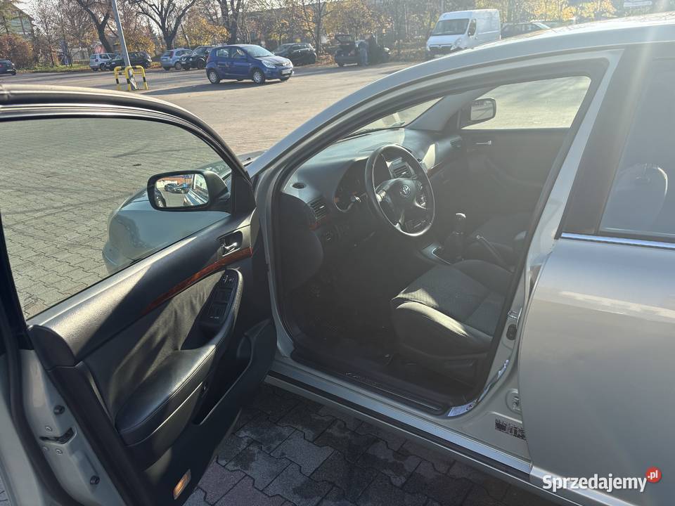 Toyota Avensis 20D4D 116 2004r zadbana 336000km Oleśnica