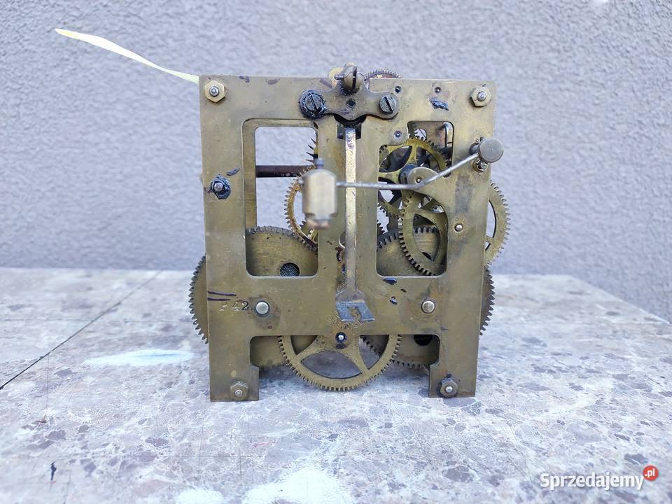 811 Mechanizm starego zegara ściennego GB P42 Tczew
