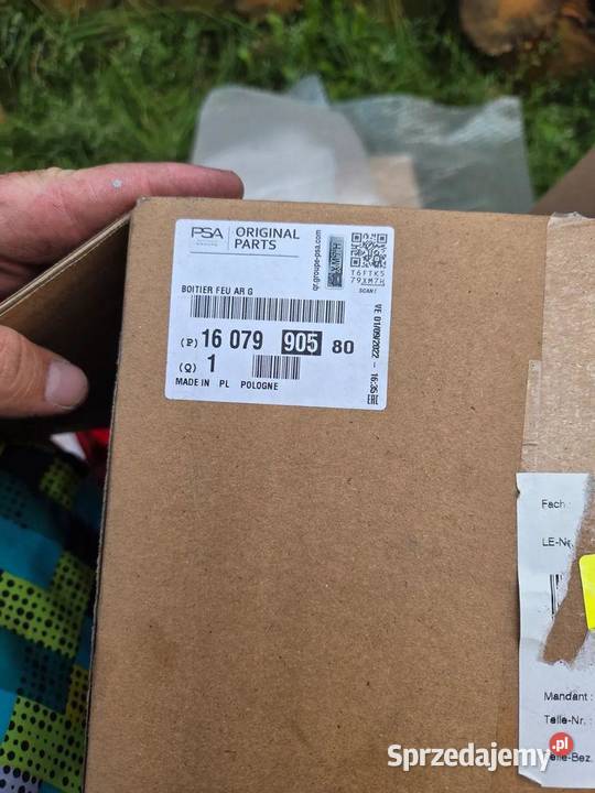 Lampa lewa lewy tył tylna Peugeot 107 1607990580 Lampy tylne