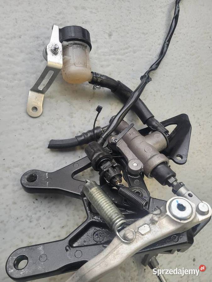 YAMAHA R1 RN 65 set podnóżek pompa hamulca Nowy Tomyśl