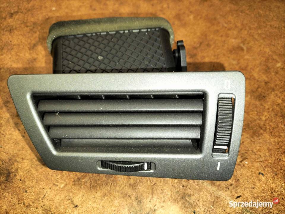 Kratka nawiewu deski rozdzielczej lewej stronie Kratki nawiewu Poręba