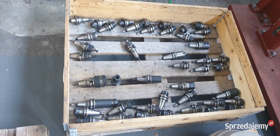 sprzedam ladne centrum obrobcze TAKUMI V 12 z