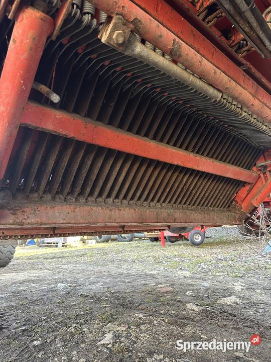 Przyczepa samozbierająca rozrzutnik obornika Olesno