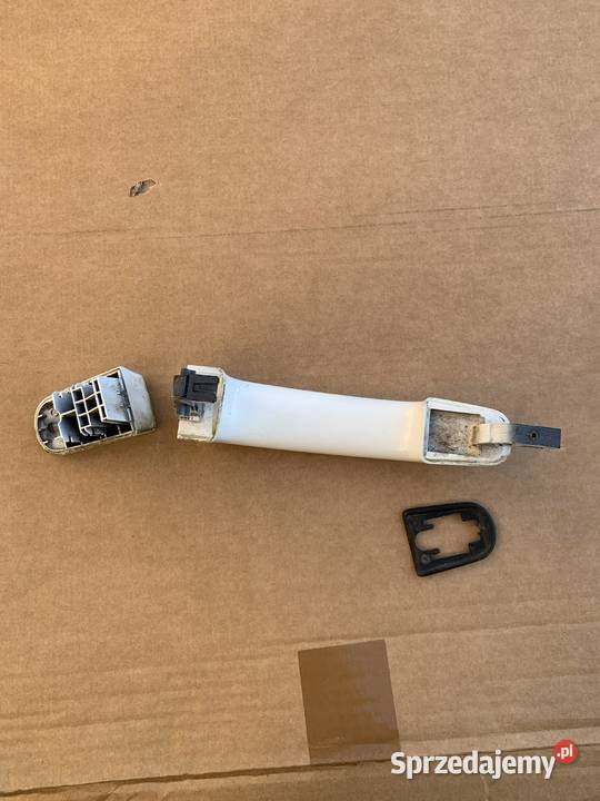 Biała klamka zaślepka Ford Focus Mk3 C