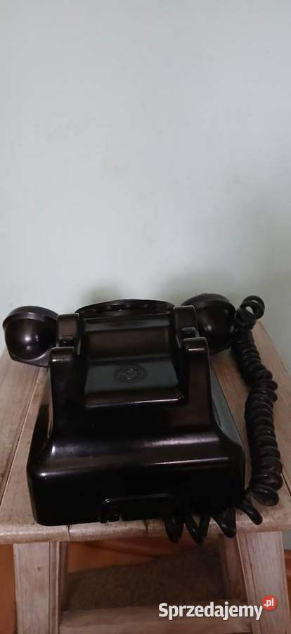 Stary telefon na tarcze z lat 50 tych PRL u Kraków