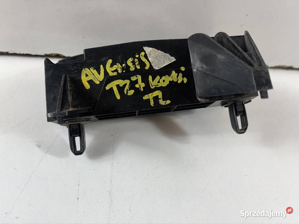 ŚLIZG LAMPY LEWY TYLNY TYŁ TOYOTA AVENSIS T27