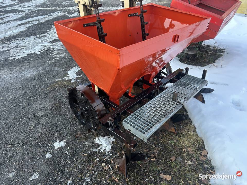 Sadzarka do ziemniaków kubełkowa Akpil duży kosz nieuszkodzony małopolskie Nowy Sącz sprzedam