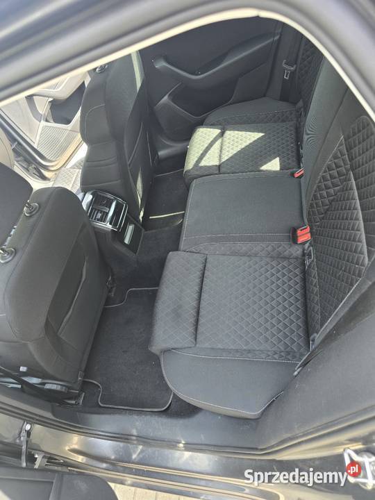 Skoda SuperB srebrny Warszawa