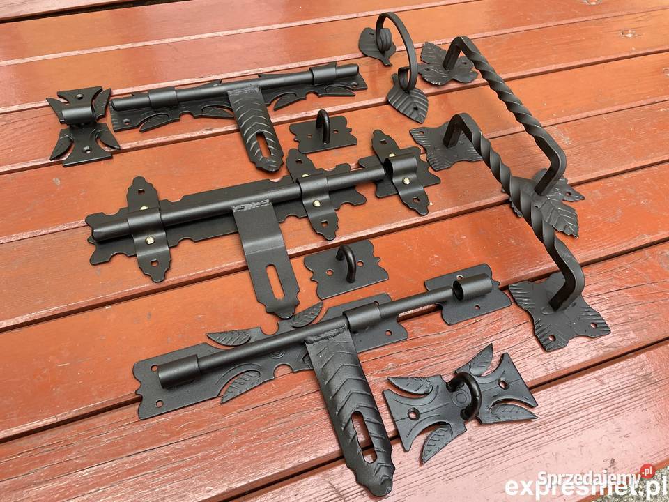 ZASUWA RYGLOWA DUŻA KUTA 300x50 MM CZARNA Bramy małopolskie Kraków