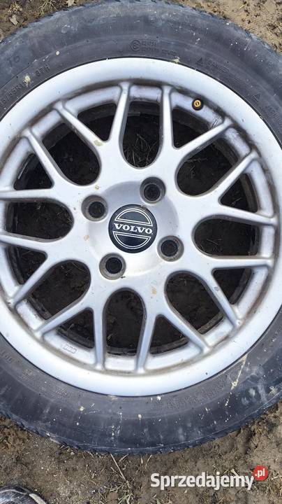 Felgi Volvo 2 Sztuki z Oponami Letnimi w Stanie Samochodowe Lublin sprzedam