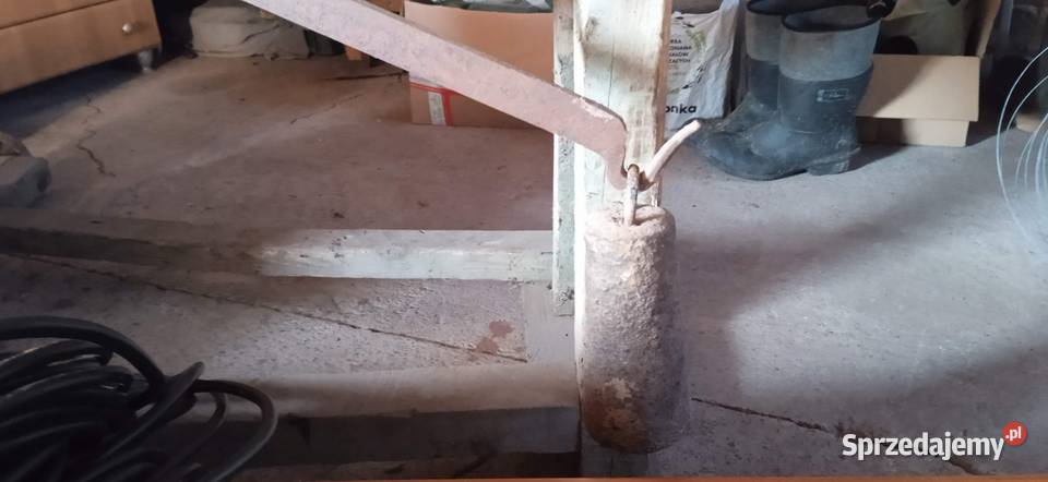 Stara zabytkowa sieczkarnia Jasieniec