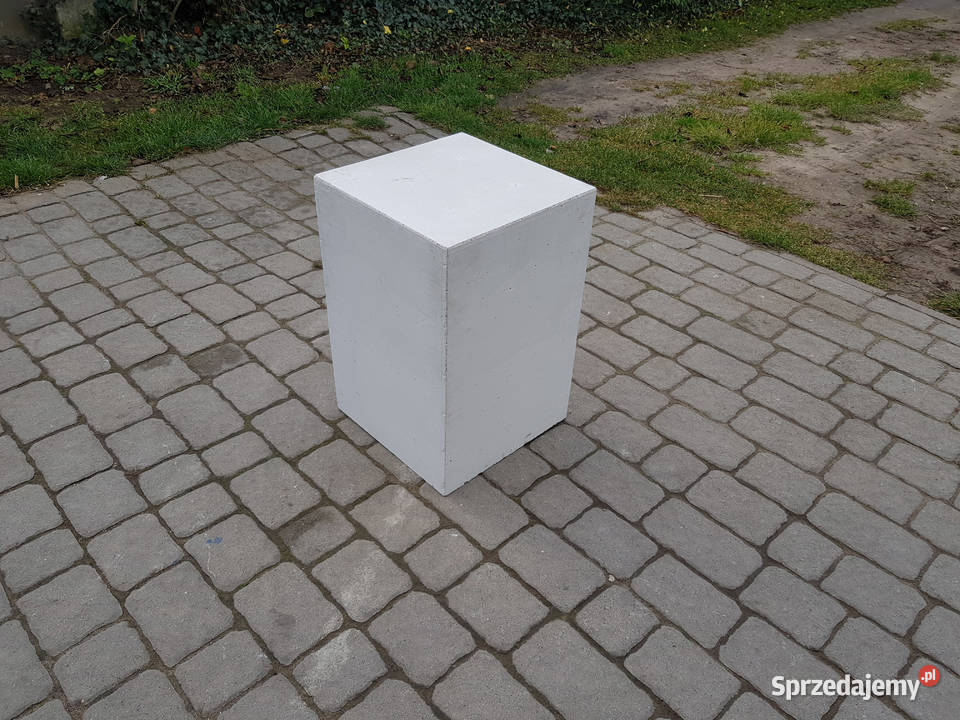 Słupek parkingowy betonowy 40x40x60 z betonu Rawicz