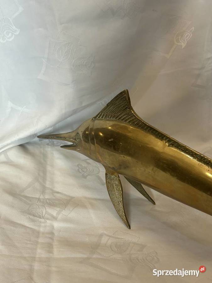 Mosiężna ryba włócznik