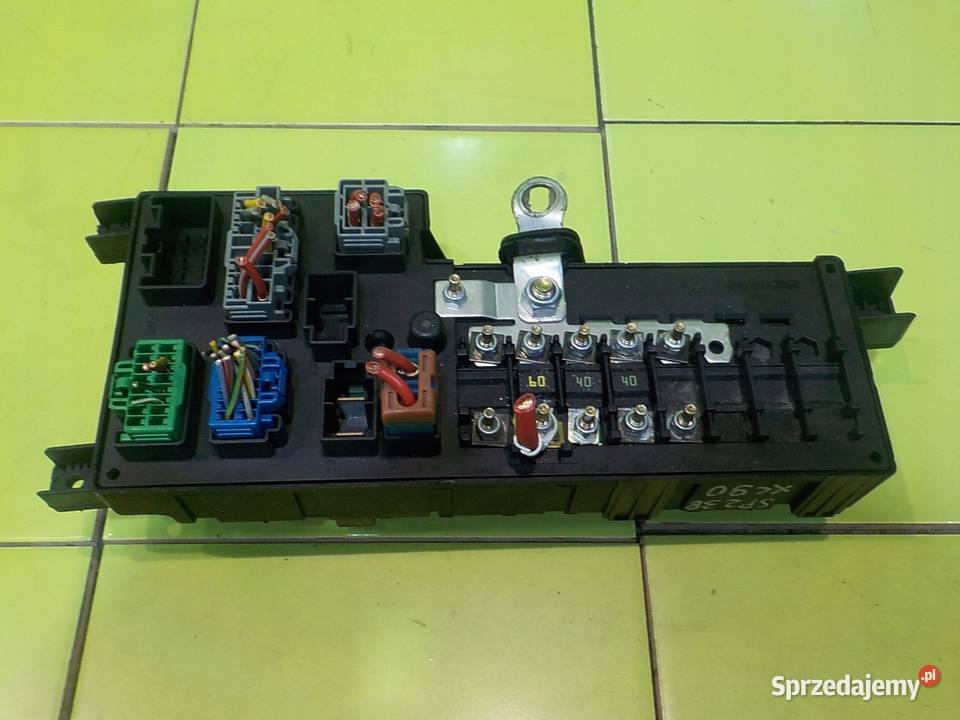 VOLVO XC90 I 29 T6 04r 5D skrzynka bezpiecznikow Suków sprzedam