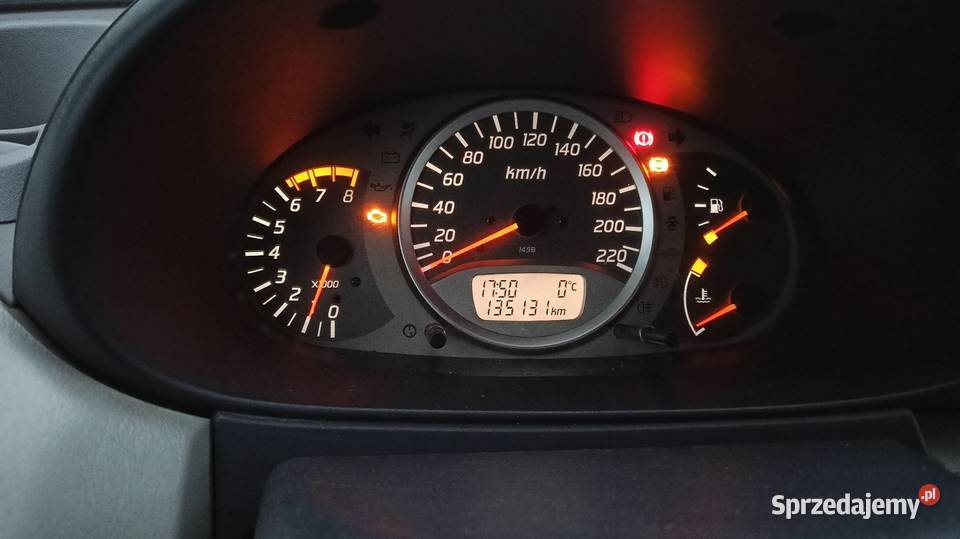 Nissan Almera Tino Almera Tino Pilawa