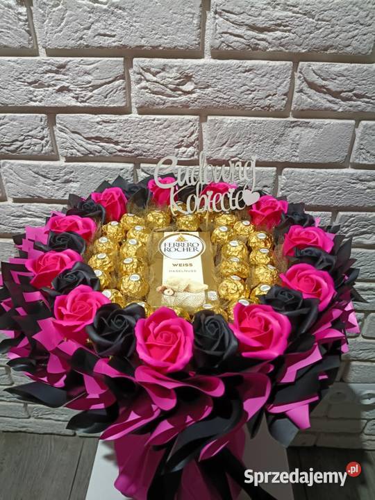 Box bukiet ma Dzień Kobiet z słodyczami Pozostałe