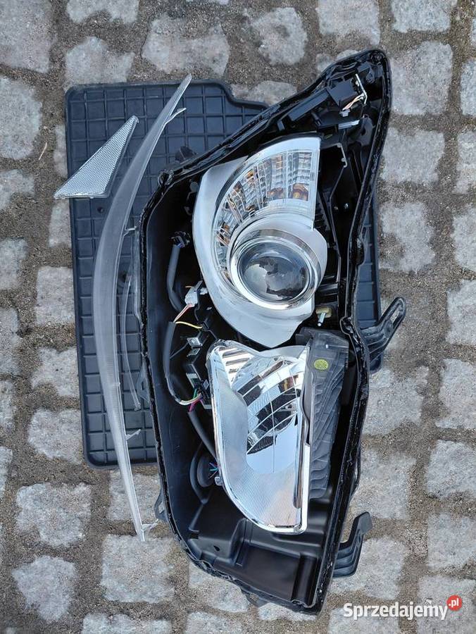 Reflektor prawy dawca infinti q50 V37 Białystok