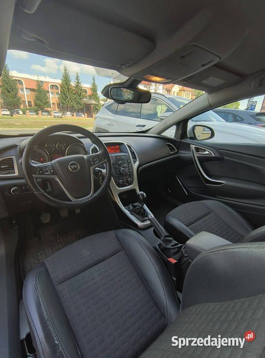 Opel Astra GTC ALU 18 Nowy Rozrząd Klima Rok produkcji 2012