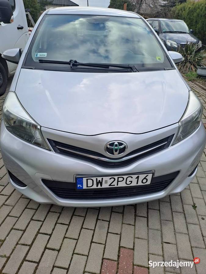 Sprzedam tanio toyotę YARIS 1.0 2012rok