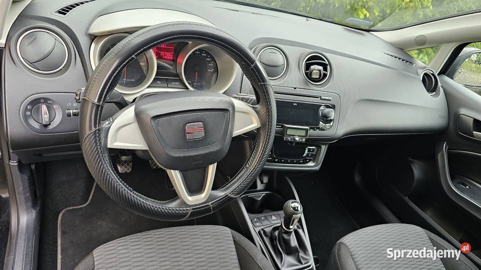 Seat Ibiza IV 16 105 2011r Klima z Niemiec Rej podkarpackie Zarszyn