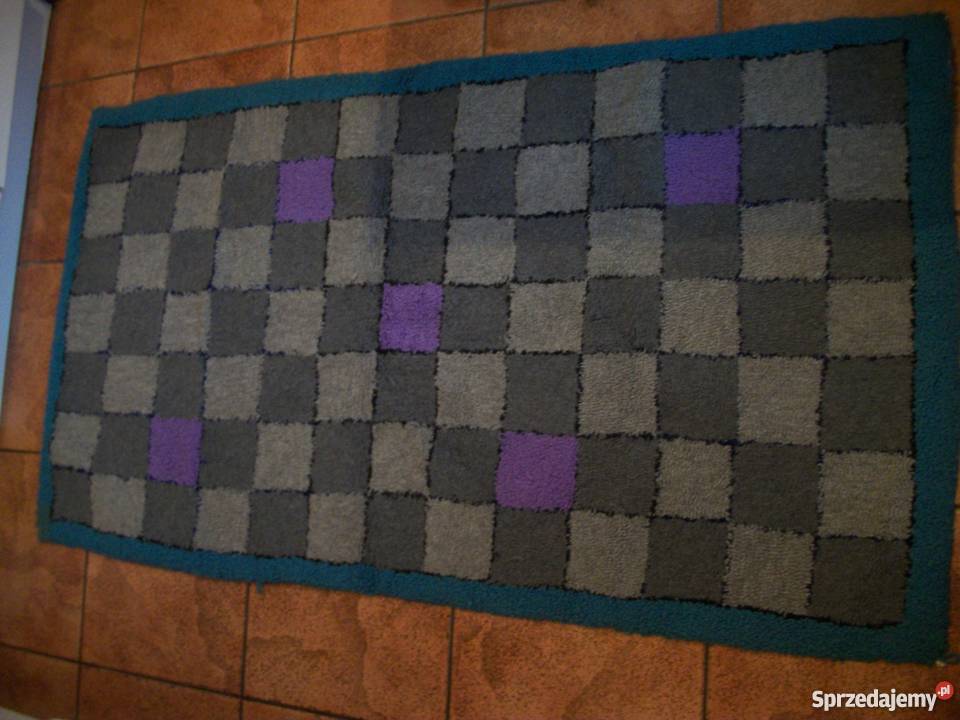 dywanik w kwadraty