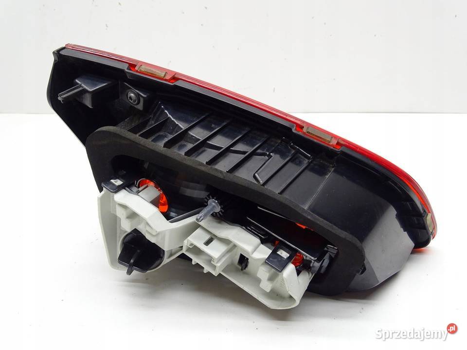 LAMPA PRAWY TYŁ TYLNA W KLAPE VW GOLF VII 5D