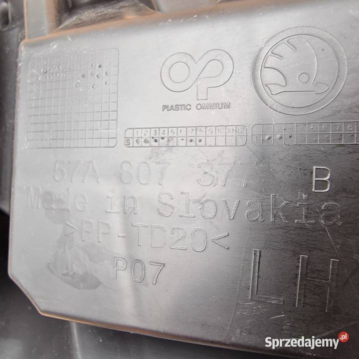 SKODA KAROQ ŚLIZG MOCOWANIE ZDERZAKA LEWY TYŁ Bieleń