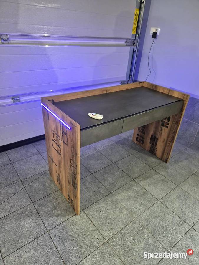 Biurko młodzieżowe z podświetleniem LED RGB Chełm