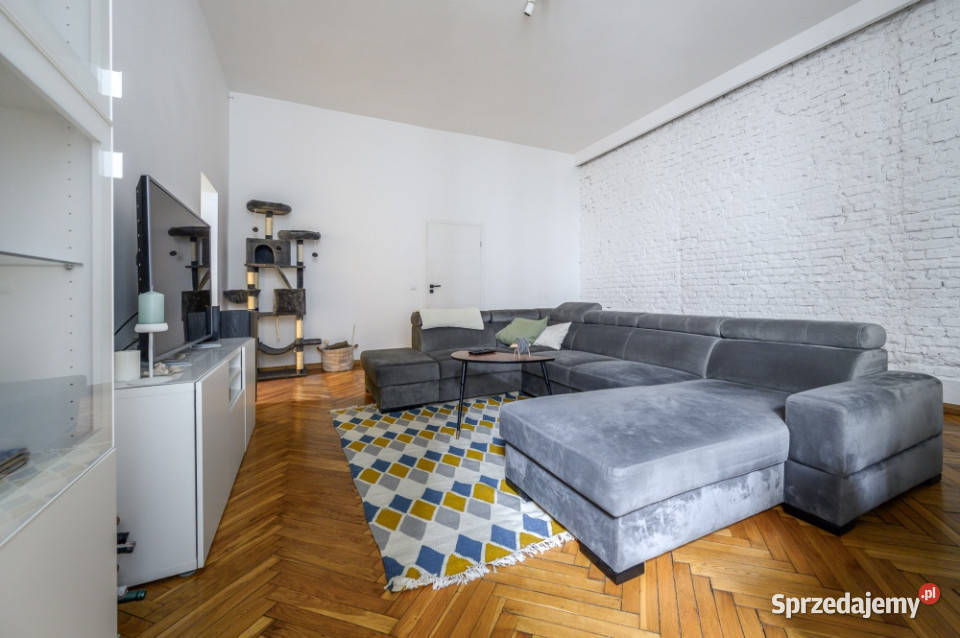 Przestronne mieszkanie z widokiem na Piotrkowską Łódź