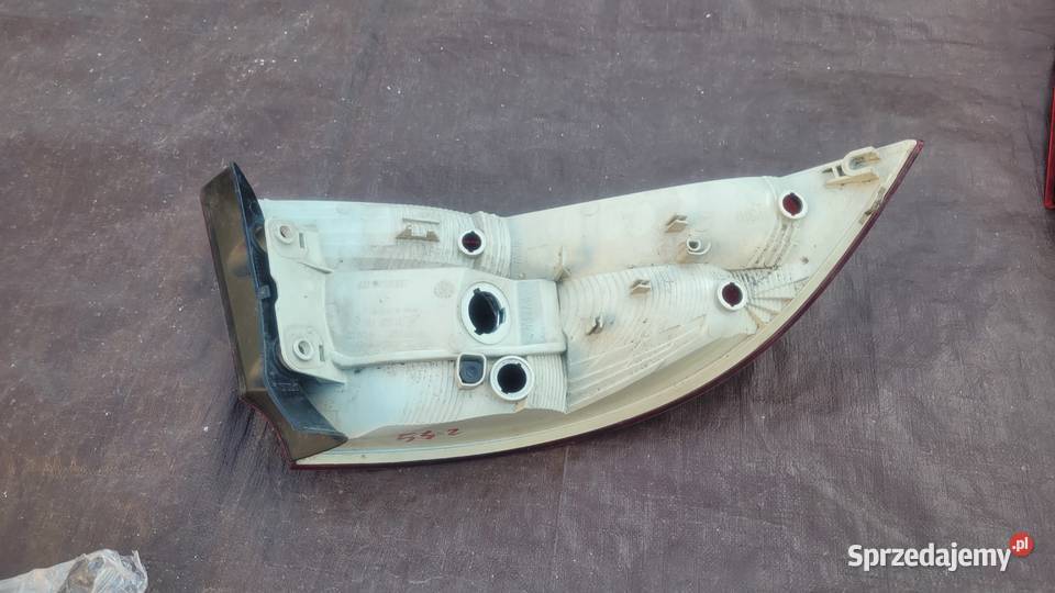 SKODA SUPERB II 3T5 LAMPA PRAWA TYŁ TYLNA SEDAN Ruda Śląska